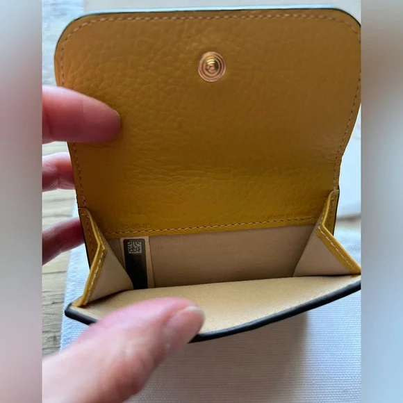 Chloé Alphabet Tri-fold Wallet Grained Leather BRAND NEW - Picture 5 of 9